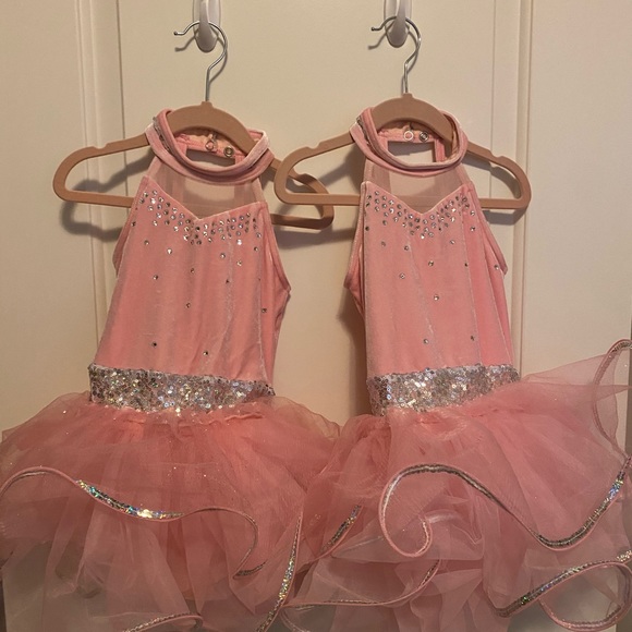 Twin ballerina outfits, same size - Picture 2 of 3